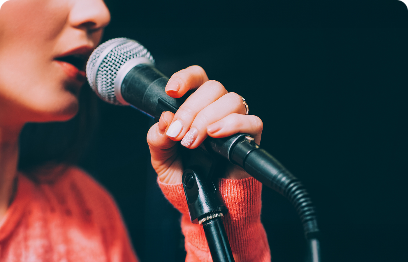 ボーカルとの距離が近くなる